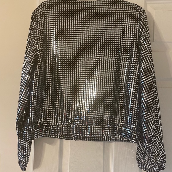 Excellent condition Silver and black shimmery sequin bomber jacket size medium - Picture 2 of 2
